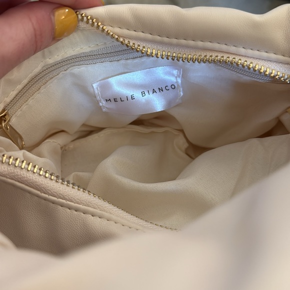 melie bianco vegan leather alexandra shoulder bag in cream - Picture 5 of 10